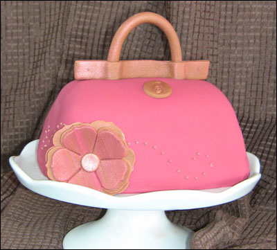 Vanilla Rectangle Purse Design Cake, Packaging Type: Box, Weight: 1 Pound  at Rs 600/pound in Kolkata